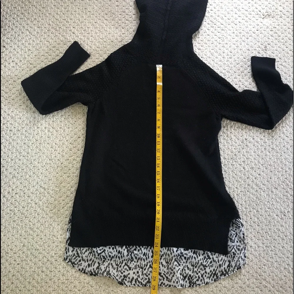 Como Black Sweater